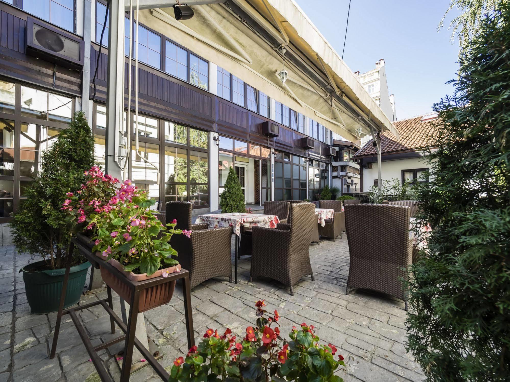 Garni Hotel Le Petit Piaf Beograd Ngoại thất bức ảnh